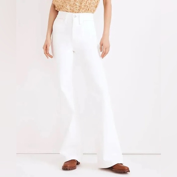 Madewell Denim - Madewell 11”High-Rise Flare Jeans, White, Size 27T